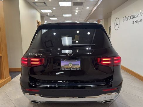 Certified 2025 Mercedes-Benz GLB 250 image 4