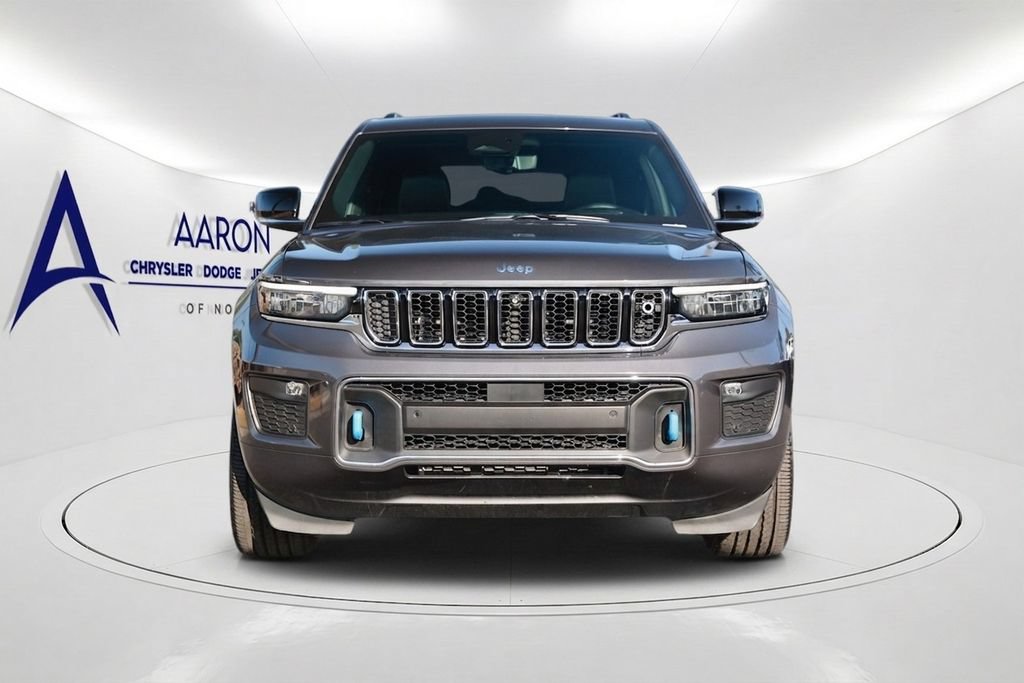 Used 2023 Jeep Grand Cherokee Overland w/ Advanced Protech Group III AWD/4WD image 4