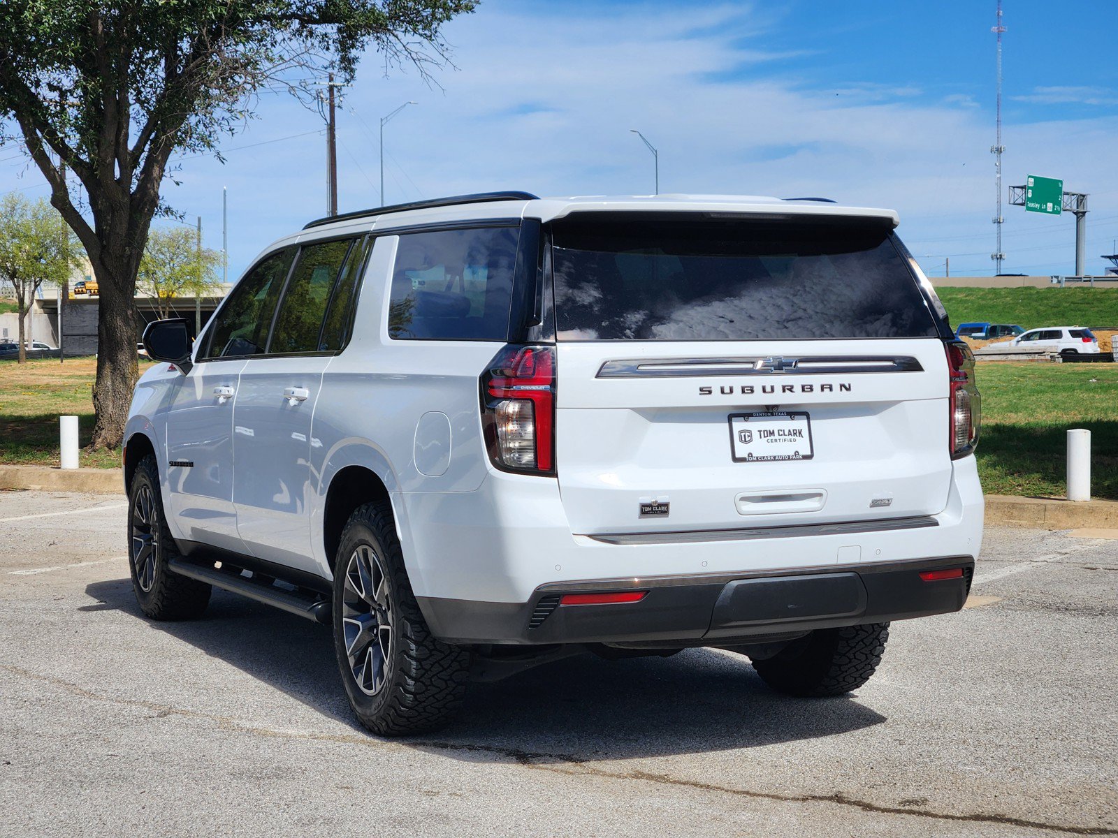 Used 2022 Chevrolet Suburban Z71 AWD/4WD image 4