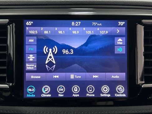 Used 2020 Chrysler Pacifica Limited FWD image 5