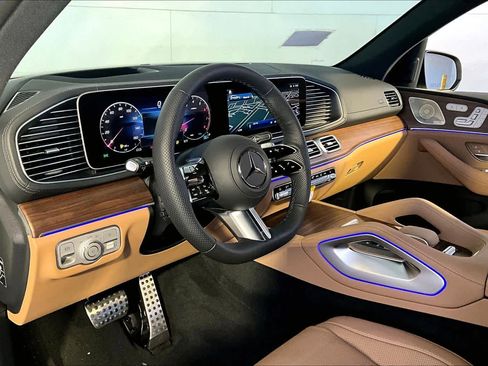 New 2026 Mercedes-Benz GLS 450 4MATIC image 9