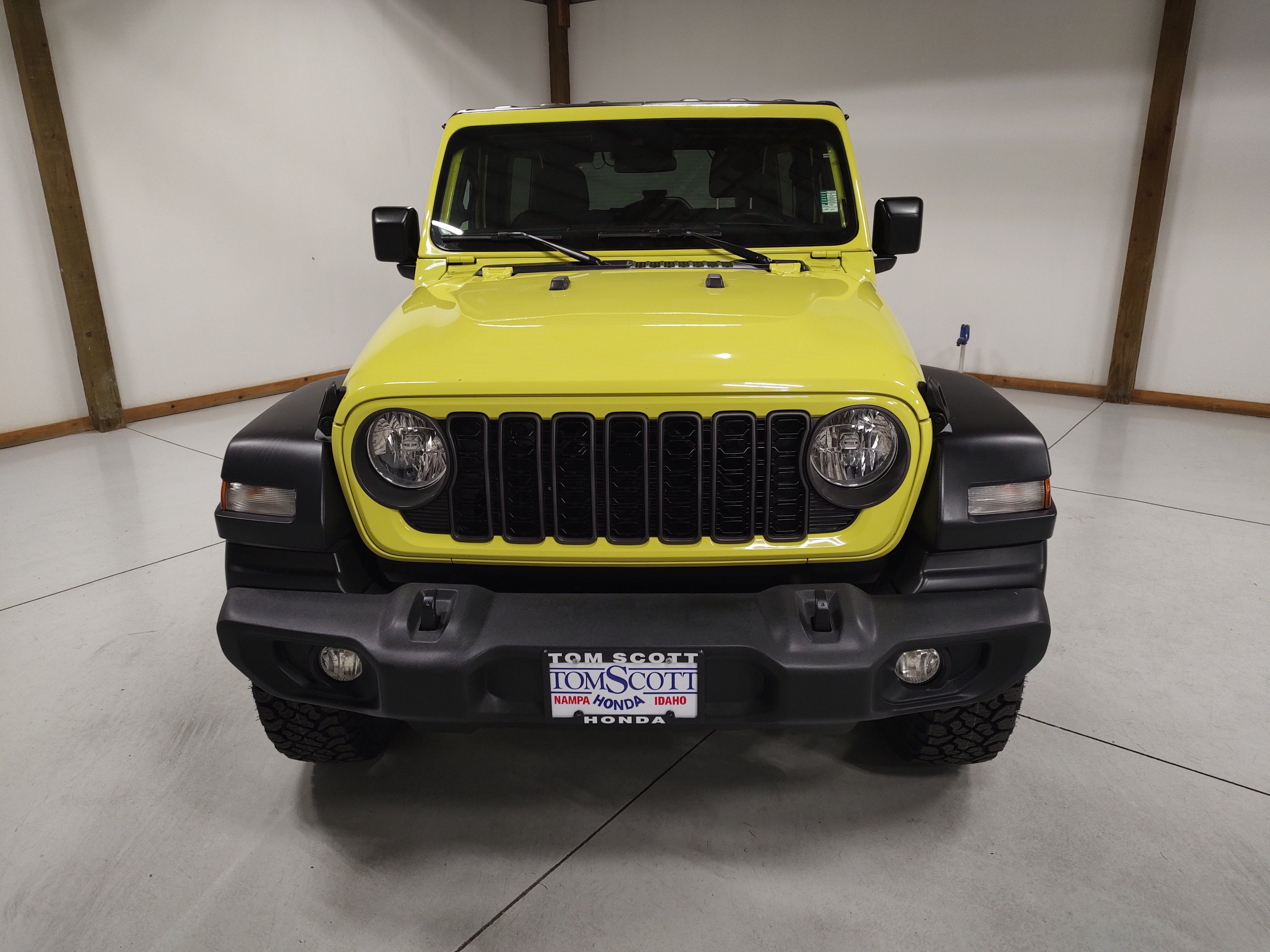 Used 2024 Jeep Wrangler Unlimited Sport AWD/4WD image 3