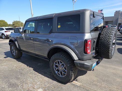 New 2025 Ford Bronco Badlands image 8