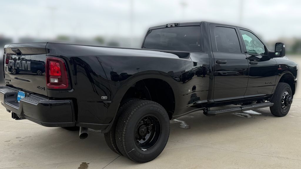 New 2026 RAM 3500 Big Horn AWD/4WD image 12