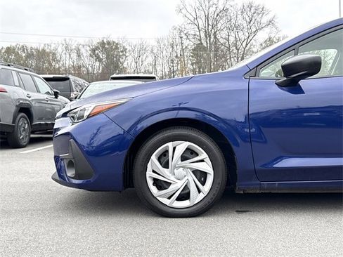 Certified 2025 Subaru Impreza 2.0i image 9