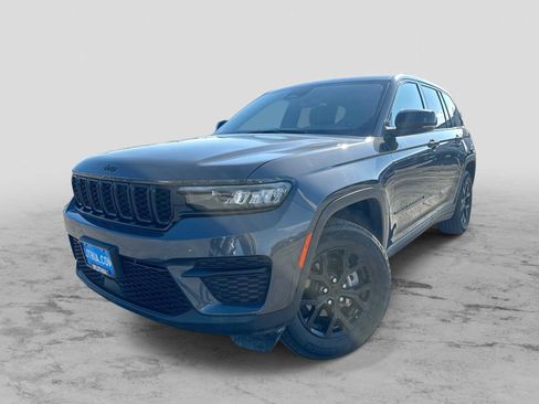Used 2024 Jeep Grand Cherokee Altitude image 1