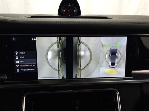 Used 2020 Porsche Panamera image 28