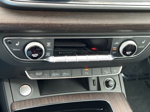 Certified 2025 Audi Q5 2.0T Premium image 19
