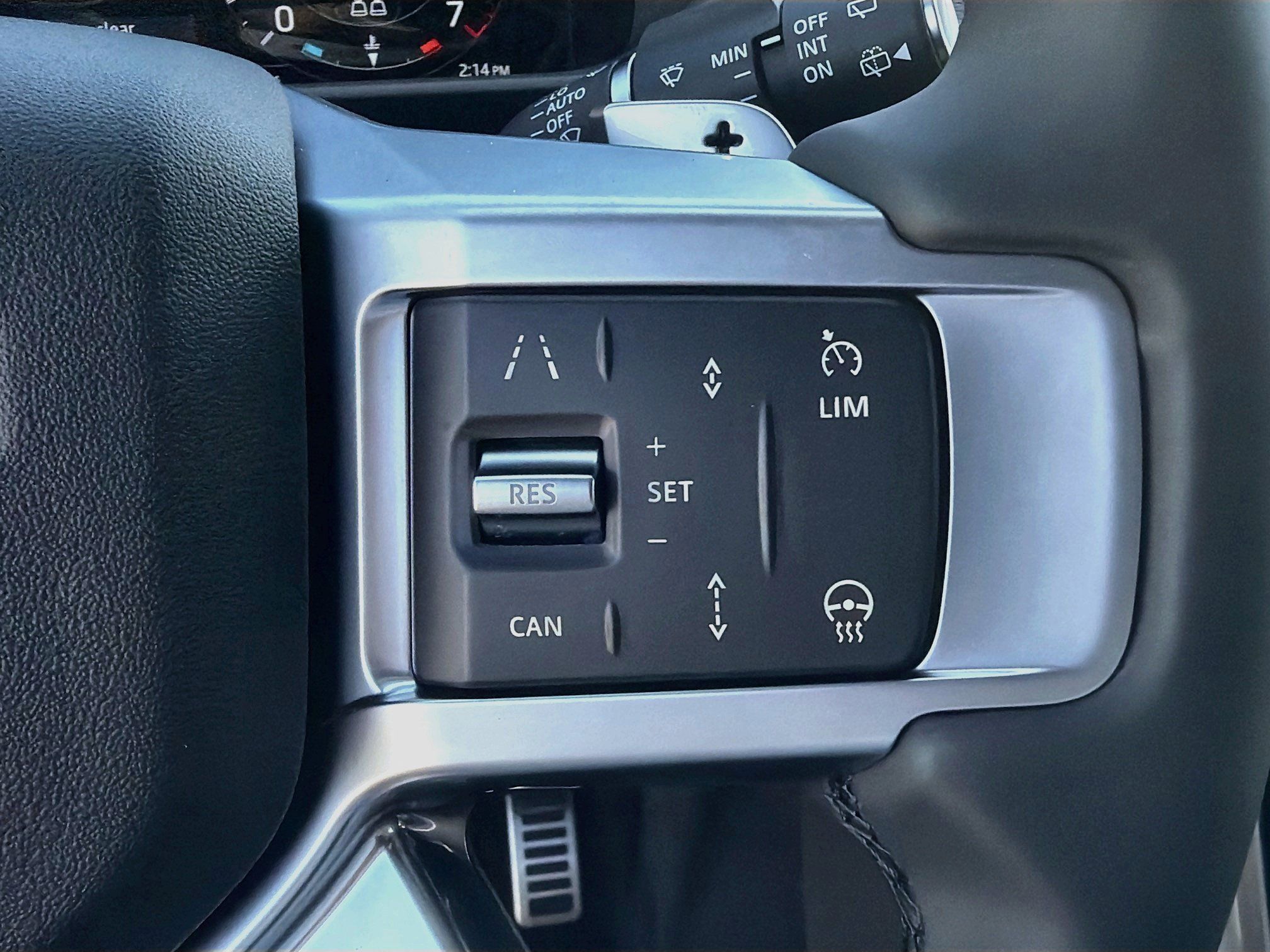New 2026 Land Rover Discovery Limited Edition AWD/4WD image 40