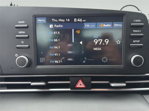 Used 2025 Hyundai Elantra SE FWD image 18