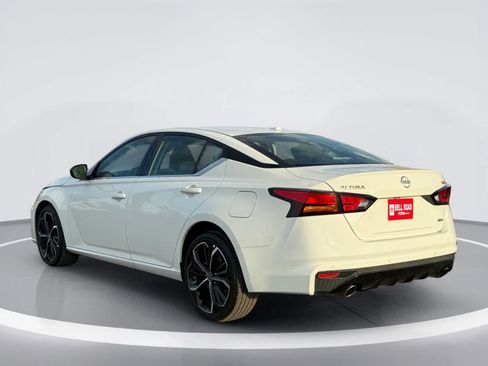 Used 2025 Nissan Altima 2.5 SR AWD/4WD image 4