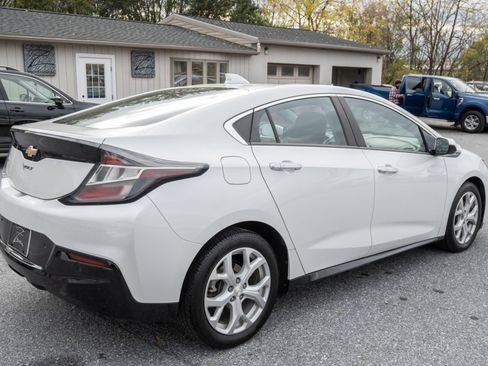 Used 2018 Chevrolet Volt Premier image 11