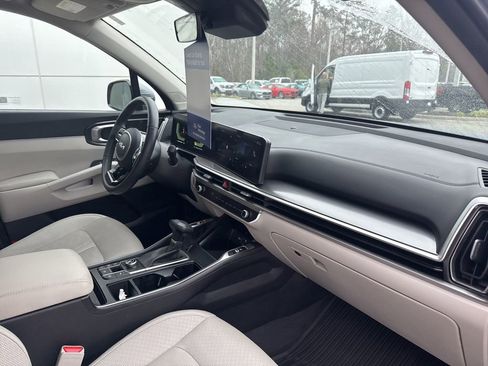Used 2024 Kia Sorento S w/ Panoramic Sunroof Package image 33
