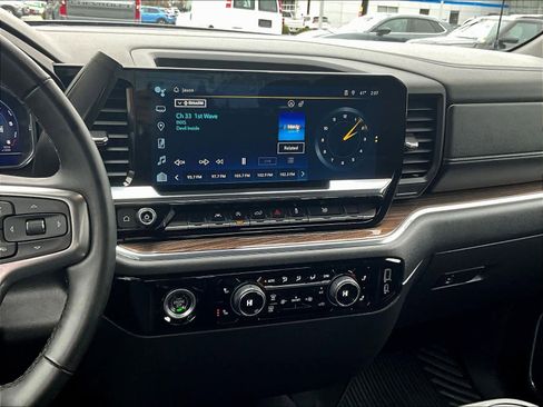 Used 2024 Chevrolet Silverado 1500 LT image 18