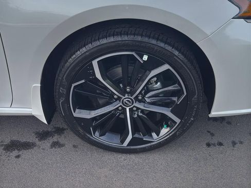 New 2025 Nissan Altima 2.5 SR w/ SR Premium Package image 9