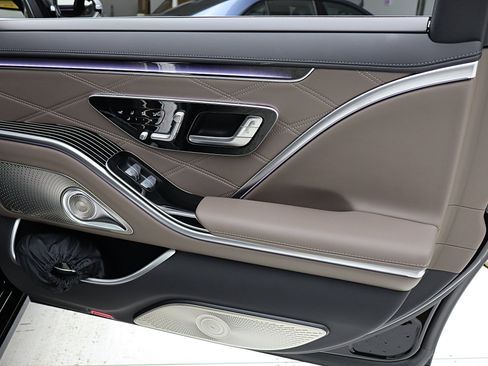 Used 2024 Mercedes-Benz Maybach S 580 4MATIC image 54