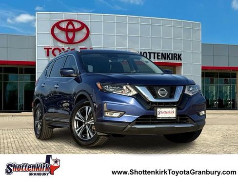 Used 2017 Nissan Rogue SL w/ SL Premium Package FWD image 1