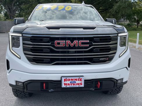 Used 2023 GMC Sierra 1500 AT4 w/ AT4 Premium Package AWD/4WD image 18