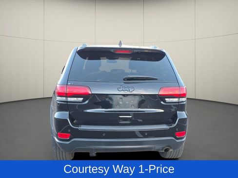 Used 2019 Jeep Grand Cherokee Laredo RWD image 8