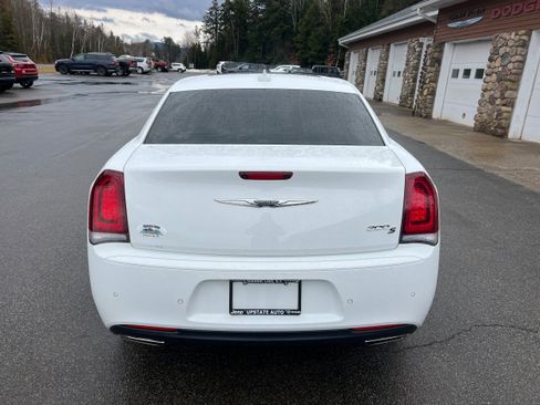 Used 2020 Chrysler 300 S w/ 300S Premium Group RWD image 6