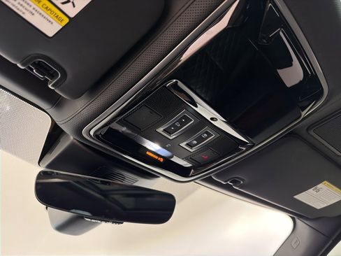 Used 2020 Land Rover Range Rover SV Autobiography Dynamic image 18