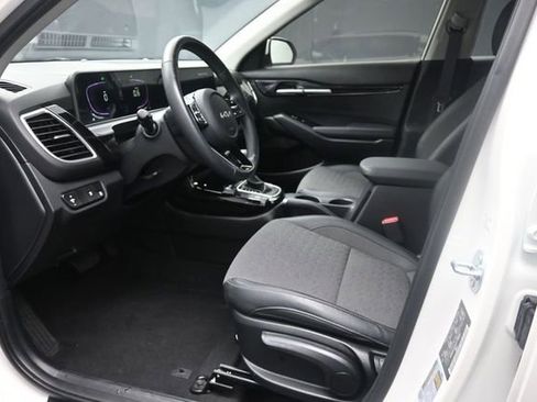Used 2025 Kia Seltos S FWD image 17