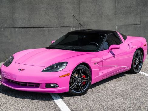 Used 2010 Chevrolet Corvette Coupe w/ 1LT image 28