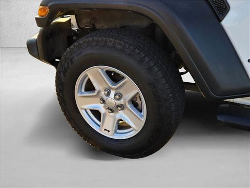 Used 2020 Jeep Gladiator Sport w/ Quick Order Package 24S image 21