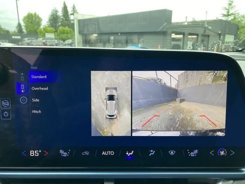Used 2024 Chevrolet Equinox EV LT FWD image 24