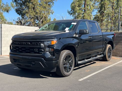 Used 2025 Chevrolet Silverado 1500 Custom w/ Turbomax Blackout Package RWD image 2