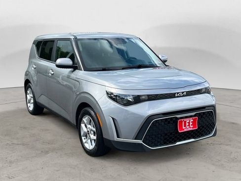 Used 2024 Kia Soul LX w/ Option Group 015 FWD image 7