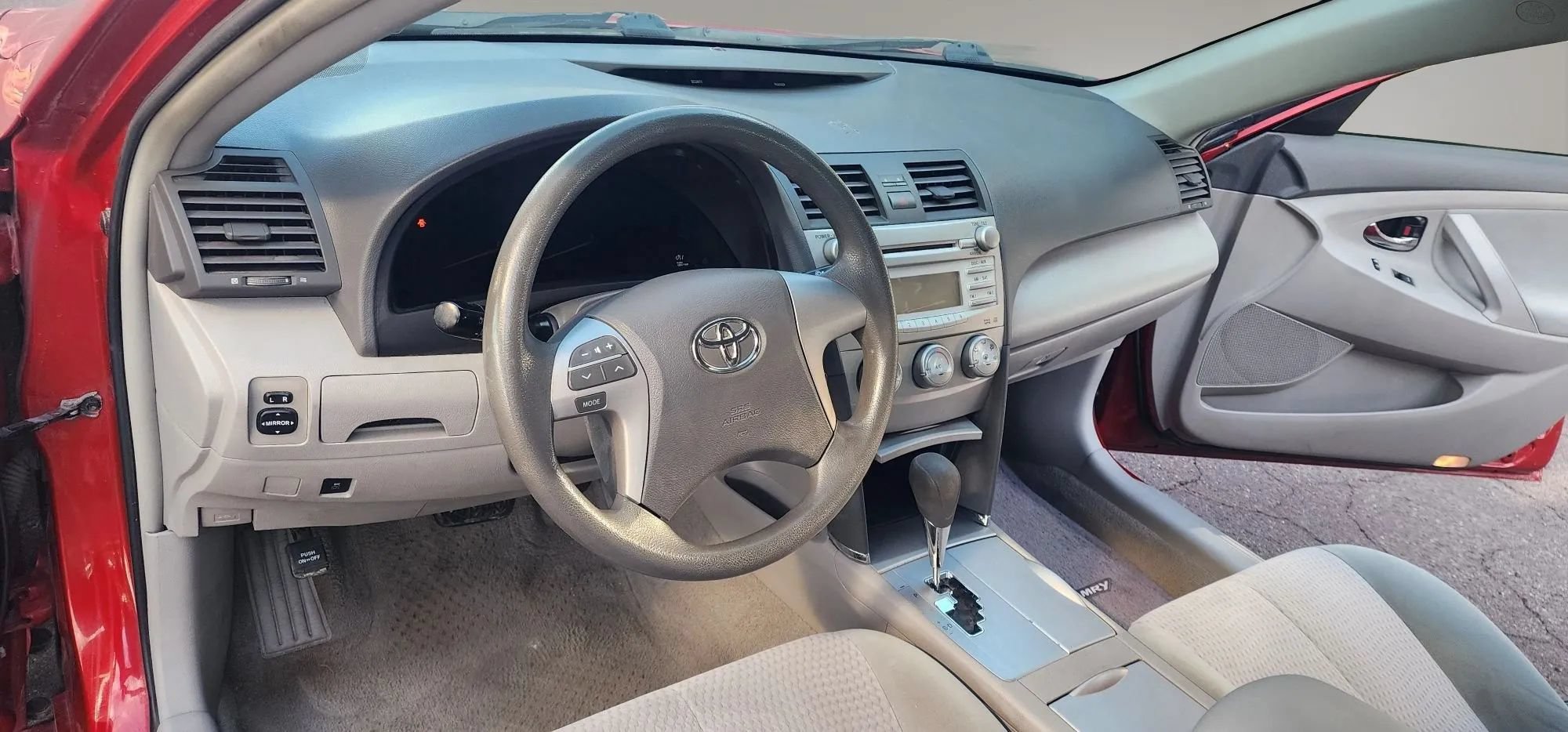 Used 2010 Toyota Camry LE FWD image 10