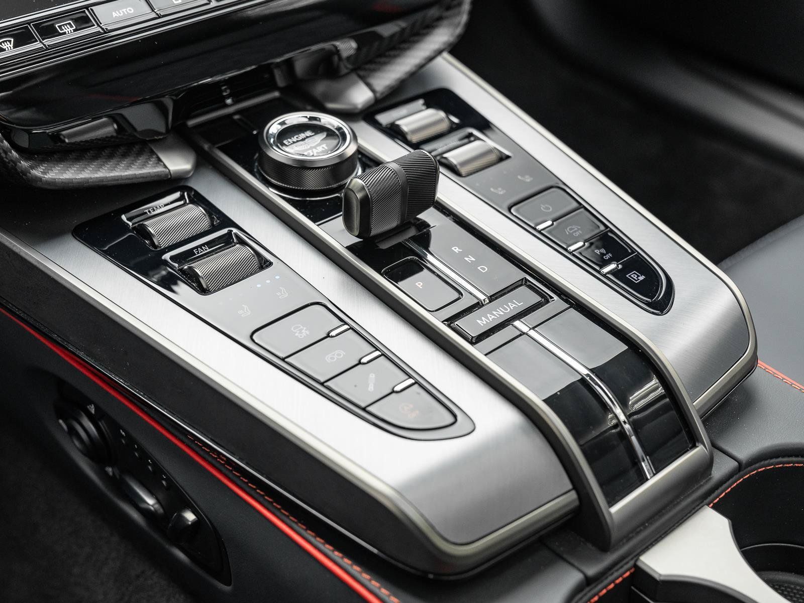 Used 2025 Aston Martin Vanquish RWD image 24