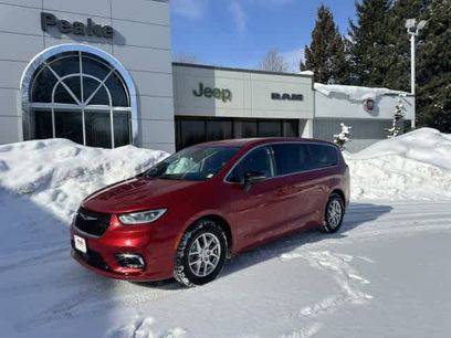 Used 2024 Chrysler Pacifica Touring-L