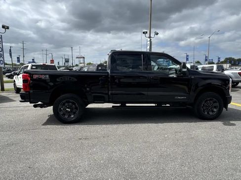 Used 2023 Ford F250 Lariat w/ Lariat Ultimate Package AWD/4WD image 4