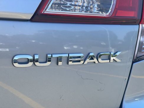 Used 2013 Subaru Outback 2.5i Premium w/ All-Weather Pkg AWD/4WD image 8