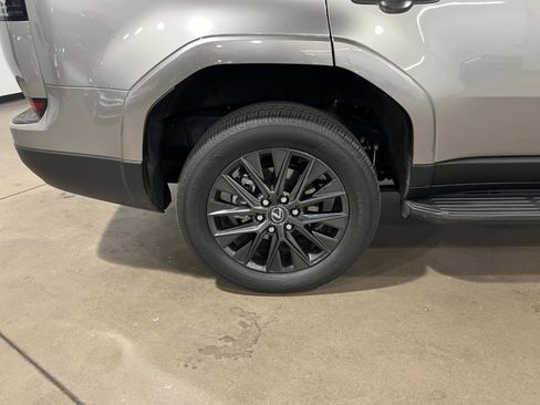 Used 2024 Lexus GX 550 w/ Accessory Package (31) image 42