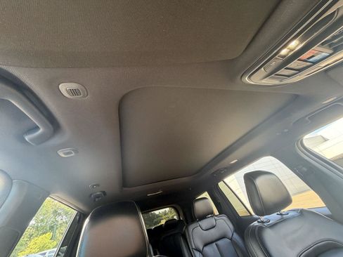 Certified 2025 Jeep Grand Cherokee L Limited RWD image 22