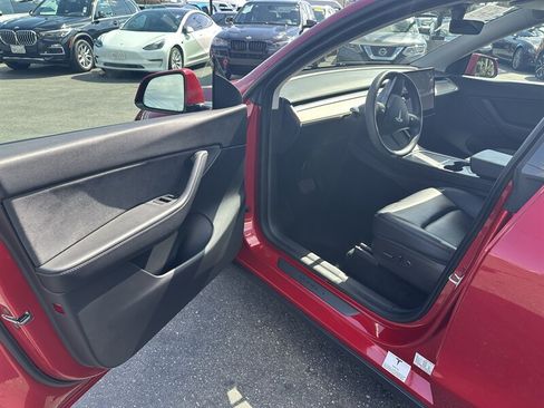 Used 2021 Tesla Model Y Long Range AWD/4WD image 21