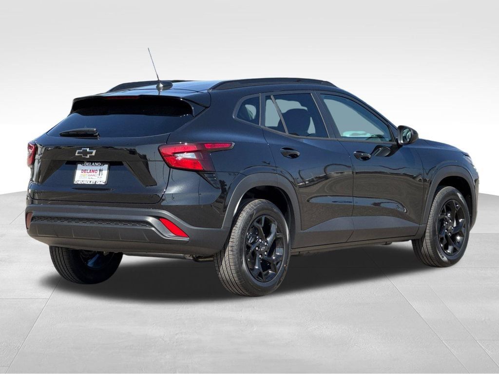 New 2026 Chevrolet Trax LT w/ Midnight Edition FWD image 5