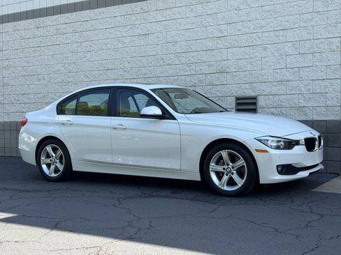 Used 2015 BMW 320i Sedan RWD image 18
