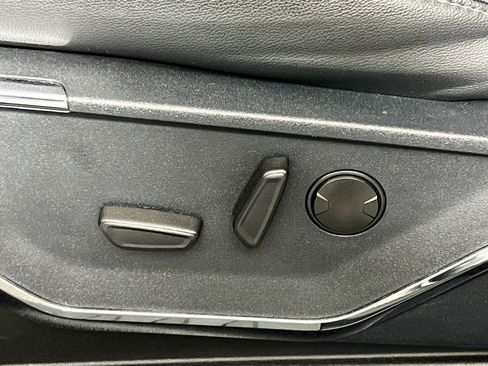 Used 2023 Ford F150 Lariat AWD/4WD image 15