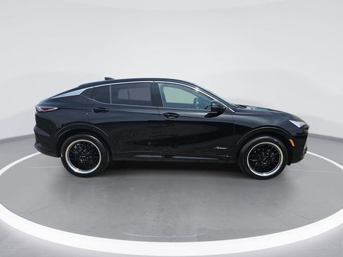 Used 2026 Buick Envista Avenir FWD image 2