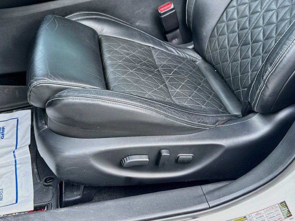 Used 2019 Nissan Maxima Platinum w/ Sport Mat Group FWD image 19