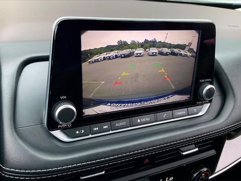 Certified 2023 Nissan Rogue SV image 24