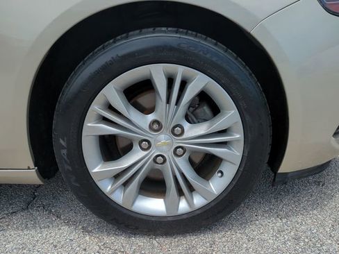 Used 2015 Chevrolet Impala LT w/ Convenience Package FWD image 12