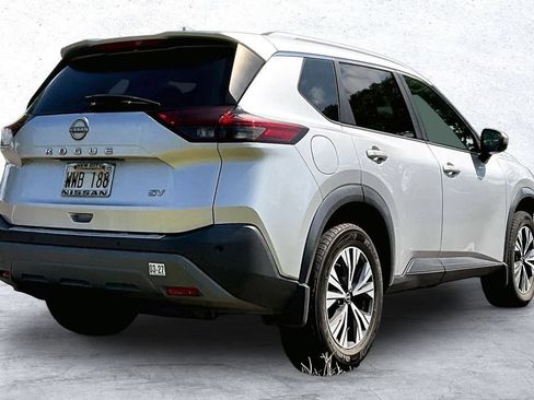 Used 2023 Nissan Rogue SV w/ SV Premium Package FWD image 2