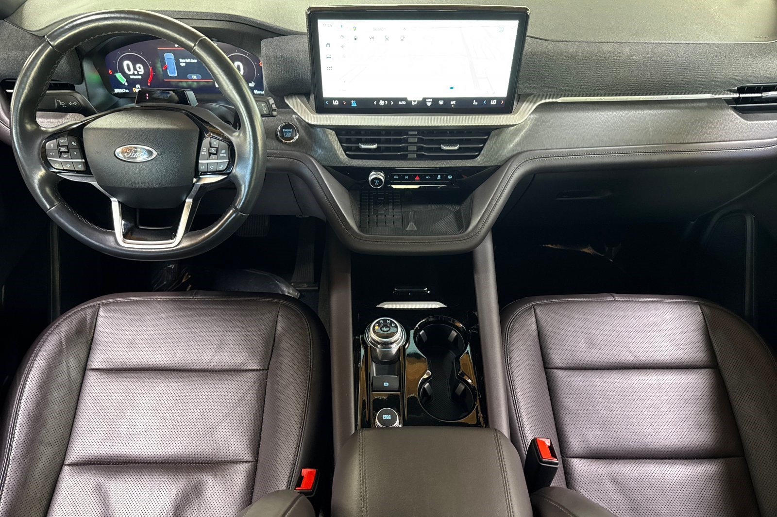 Used 2025 Ford Explorer Platinum w/ LUX Leather Package AWD/4WD image 16