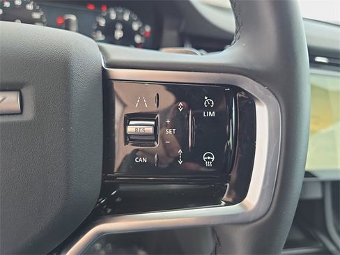 Used 2024 Land Rover Discovery Sport Dynamic SE image 18