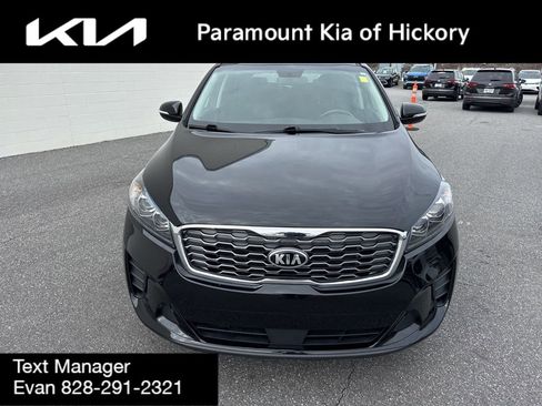 Used 2020 Kia Sorento S image 2